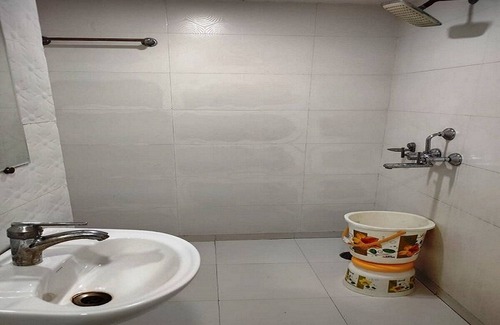 Kanpur Hotel | Hotel Mandakini Lush