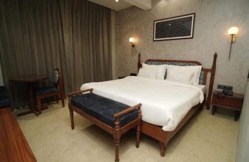 Pachmarhi Hotel | Hotel Manjushree