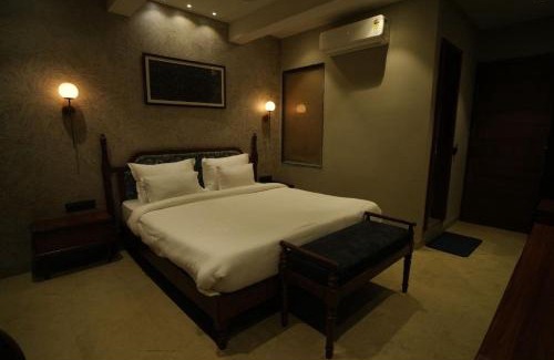 Pachmarhi Hotel | Hotel Manjushree