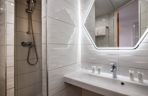Quartier de Rochechouart Hotel | Hotel Marena