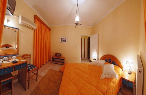 Pyrgos Hotel | Hotel Marily