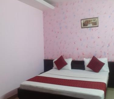 Dwarka Hotel | Hotel Marina
