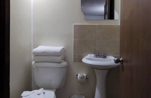 León Hotel | Hotel Mateos 1215