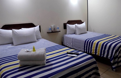 León Hotel | Hotel Mateos 1215