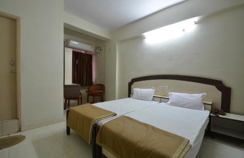 Hyderabad Hotel | Hotel Maya Deluxe