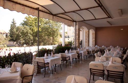 Biograd na Moru Hotel | HOTEL MEDUZA