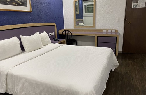 Cuauhtémoc Hotel | Hotel Menara