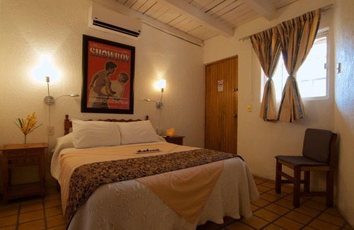 Zona romántica Hotel | Hotel Mercurio - Caters to Gay Men