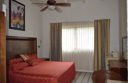 Zona romántica Hotel | Hotel Mercurio - Caters to Gay Men
