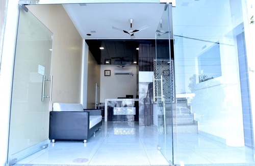 Sindhi Camp Hotel | Hotel Metro View