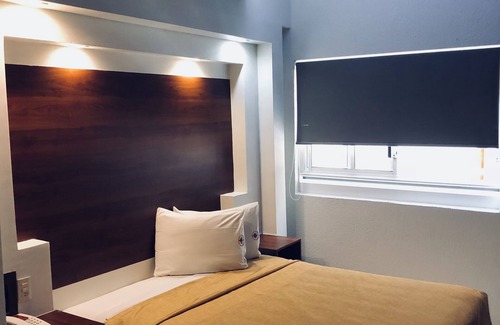 Cuauhtémoc Hotel | Hotel Mina