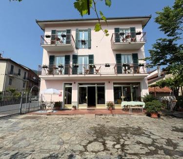 Bardineto Apartamento | Hotel Momora