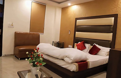 Preet Vihar Hotel | Hotel Mona Regency