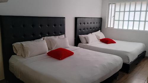 Bogota Apartamento | HOTEL MONACO , HABITACIONES Y APARTAESTUDIOS, BIEN UBICADO en CORFERIAS CERCA EMBAJADA - G 12