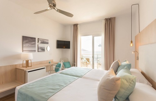 Santa Margarida Hotel | Hotel Monterrey Roses by Pierre & Vacances
