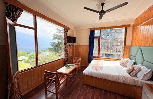 Old Manali Apartamento | Hotel Moon Blaze " Near Mall Road " Bonfire ! Open Terrace ! Personal Parking