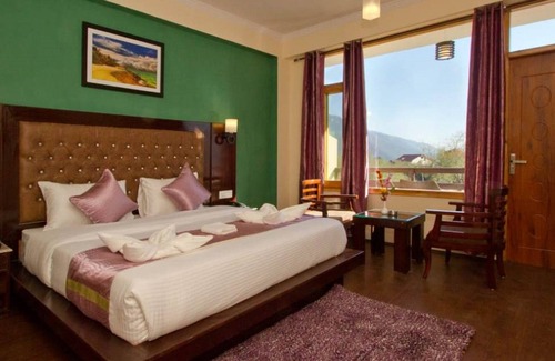 Manali Hotel | Hotel Mountain Abode