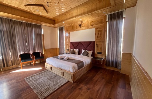 Manali Hotel | Hotel Mountain Blue Manali