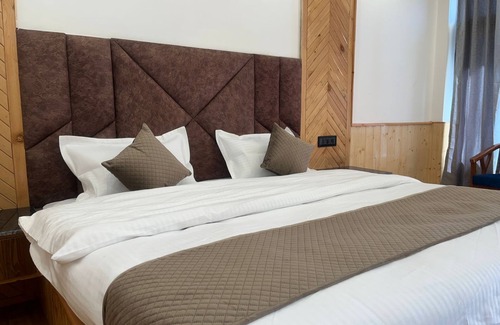Manali Hotel | Hotel Mountain Blue Manali