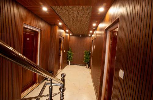 Khattalwada Hotel | HoTEL MOUNTAIN HOLIDAY