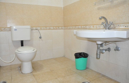 Sindhi Camp Hotel | Hotel Muskan Palace
