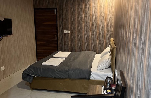 The Mall Road Complejo | Hotel Mussoorie Gold Mary