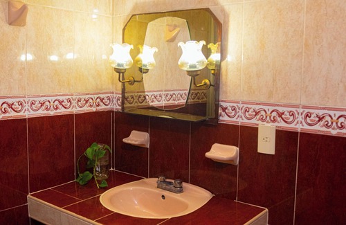 Santa Lucía Hotel | Hotel Casa Linda