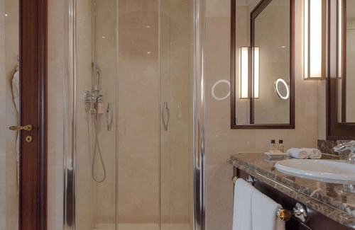 Faubourg-du-Roule Hotel | Hotel Napoleon