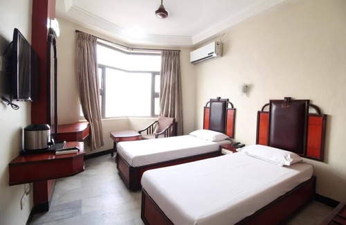 Gopalapuram Hotel | Hotel Naveen