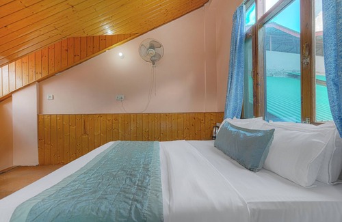 New Manali Hotel | HOTEL NAVEEN MANALI BY BLUEKO HOTEL