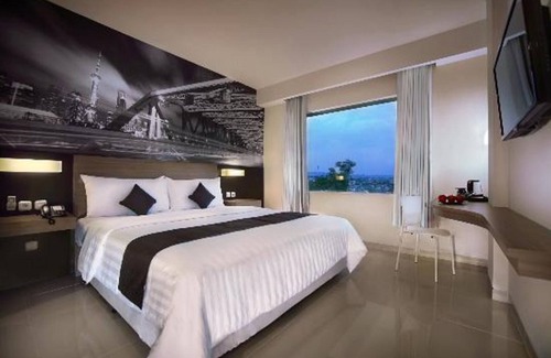 Semarang Hotel | Hotel Neo Candi Simpang Lima - Semarang by ASTON