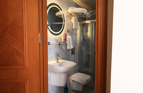 Emin Sinan Hotel | Hotel New House