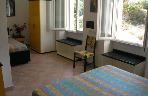 La Maddalena Hotel | Hotel Nido D'Aquila