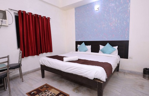 Taj Ganj Cama Y Desayuno | "Hotel Novo Agra – Your Gateway to Comfort Near the Taj Mahal"