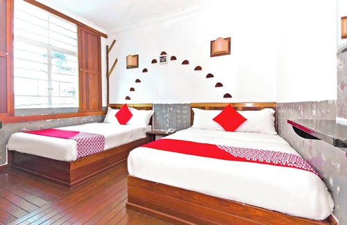 Kampung Air Hotel | OYO 210 Hotel Five 2