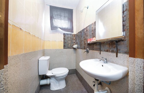 Kampung Air Hotel | OYO 210 Hotel Five 2