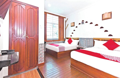 Kampung Air Hotel | OYO 210 Hotel Five 2