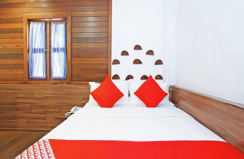 Kampung Air Hotel | OYO 210 Hotel Five 2