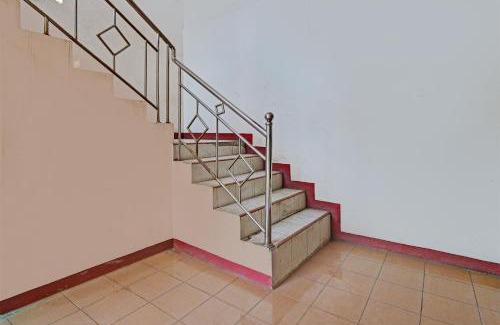 Cileunyi Hotel | Hotel O Fj Guest House
