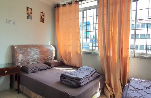Kuching Hotel | OYO 90997 Hoover Room
