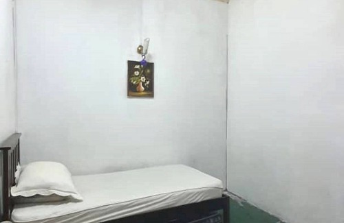 Inanam Hotel | SPOT ON 90836 Penginapan Almera