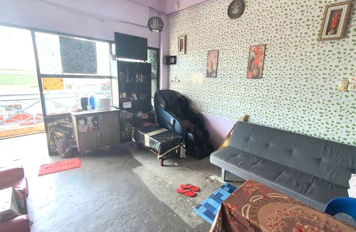 Inanam Hotel | SPOT ON 90836 Penginapan Almera