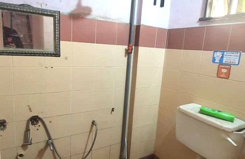Inanam Hotel | SPOT ON 90836 Penginapan Almera