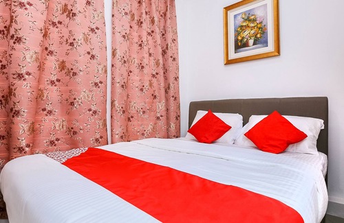 Taman Kota Masai Hotel | OYO 89772 Roselyn Inn
