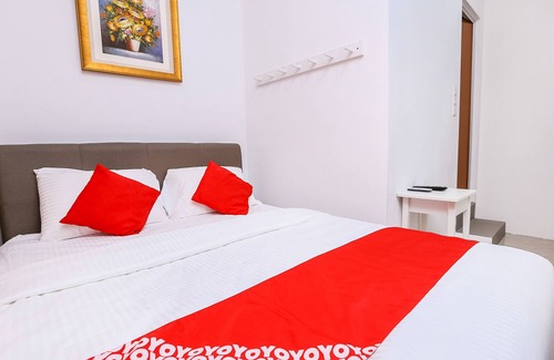 Taman Kota Masai Hotel | OYO 89772 Roselyn Inn