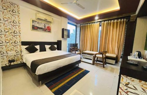 Ahmedabad Hotel | Hotel O Royal