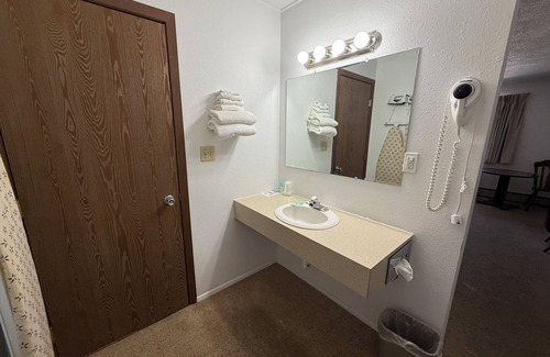 Culbertson Hotel | Kings Inn Motel