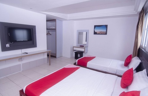 Kuching Hotel | OYO 991 Mayfair Hotel