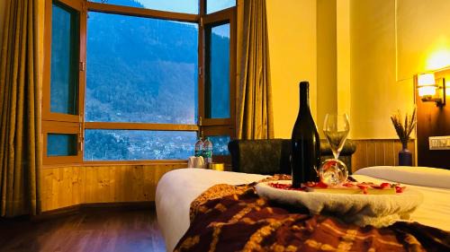 Old Manali Hotel | Hotel Ocean & Hotel Meadows Hill ! Rooftop Restaurant ! Near Hadimba Temple