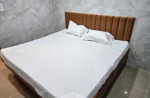 Surat Hotel | Hotel OLOTUS